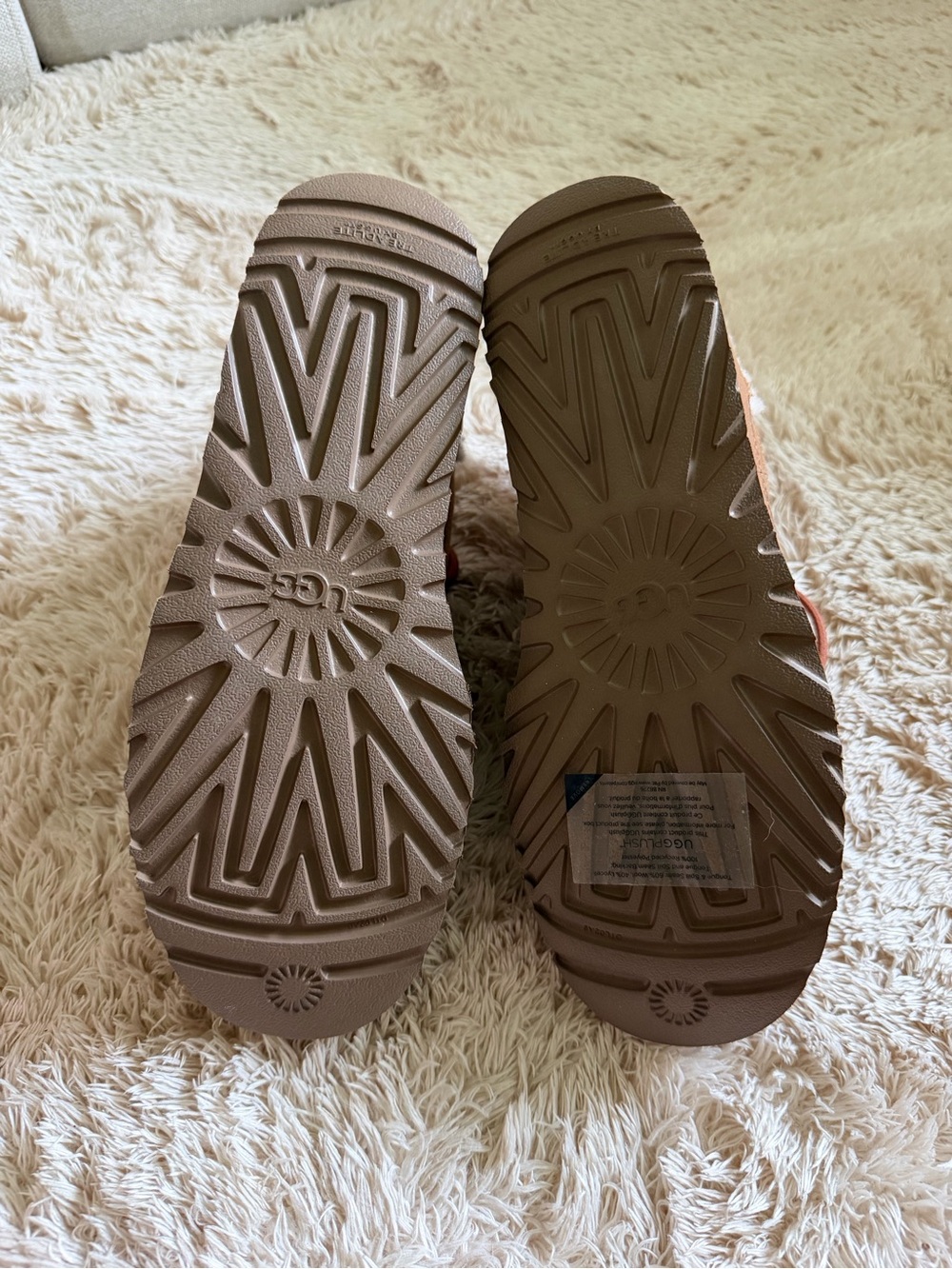 UGG Highland Hi Heritage Sneaker Boot - Camel Suede and Fiery Red - Picture 3 of 7